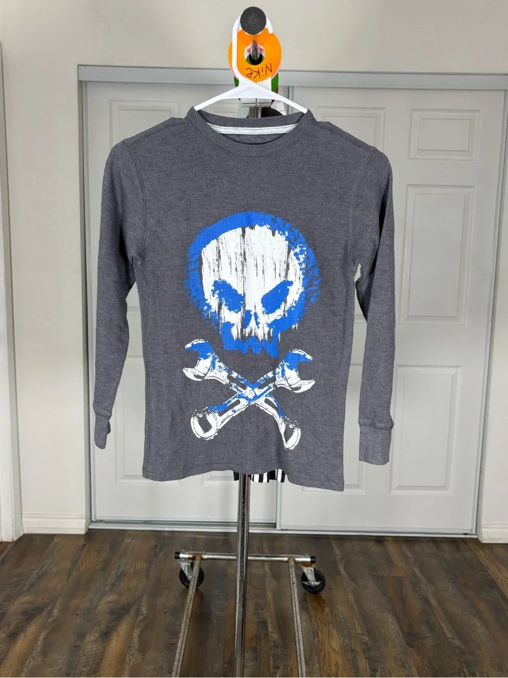 Faded Glory Gray Long-Sleeve Tee with Blue & White Skull Graphic